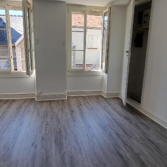  BIEN CHEZ VOUS : Appartement | VILLENEUVE-SUR-YONNE (89500) | 48 m2 | 490 € 