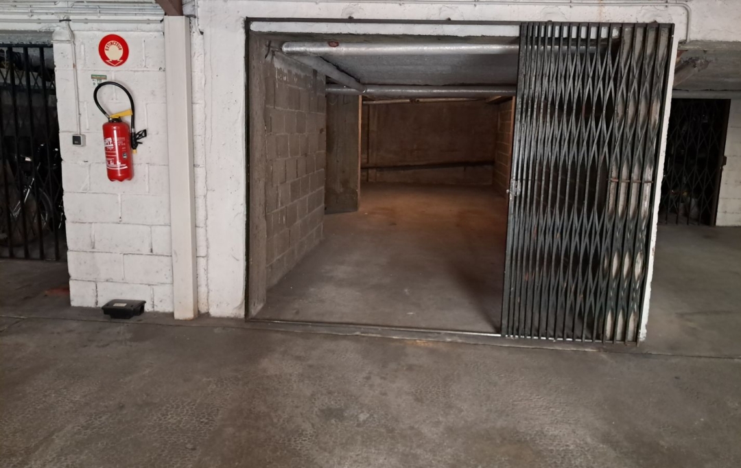 Annonces YONNE : Garage / Parking | SENS (89100) | 28 m2 | 122 &euro; 