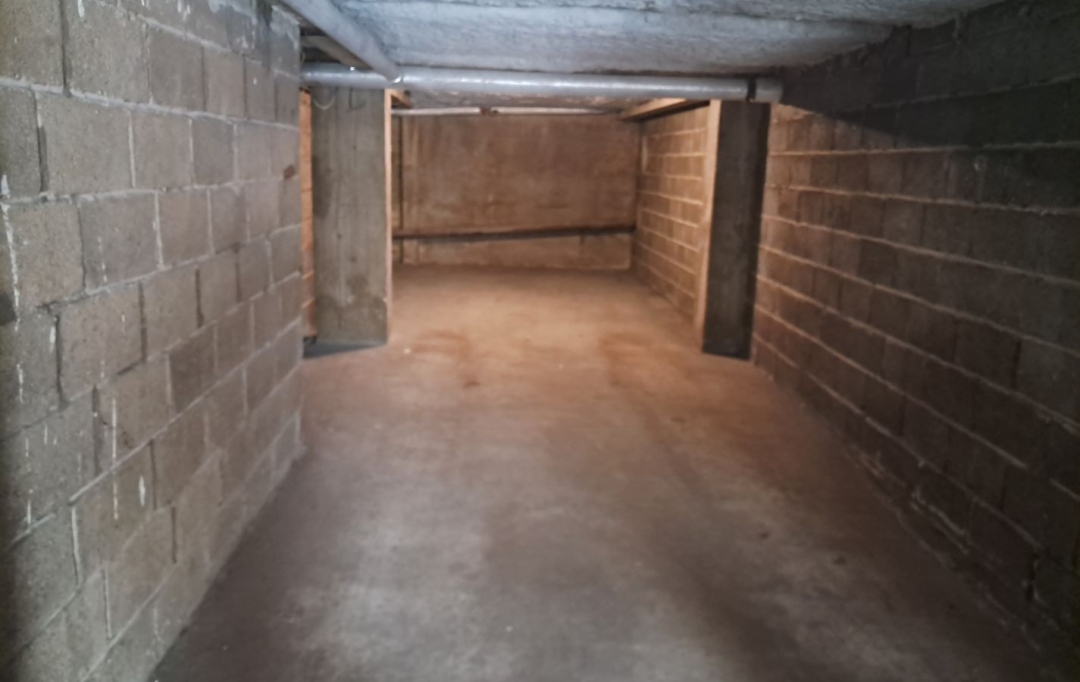 Annonces YONNE : Garage / Parking | SENS (89100) | 28 m2 | 122 &euro; 