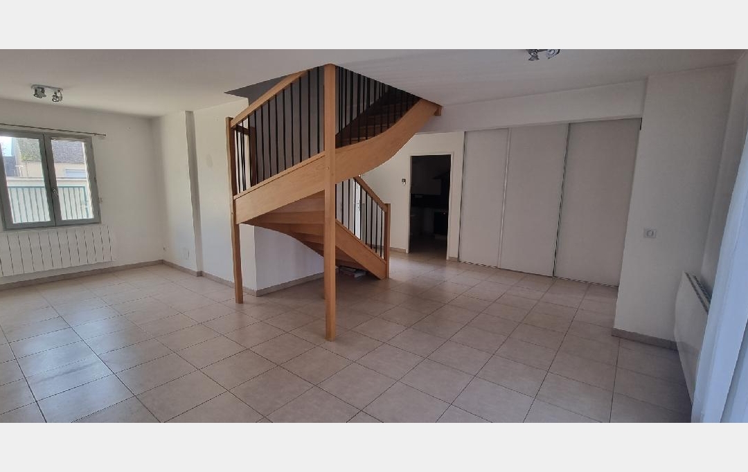 BIEN CHEZ VOUS : Maison / Villa | PONT-SUR-YONNE (89140) | 115 m2 | 900 € 