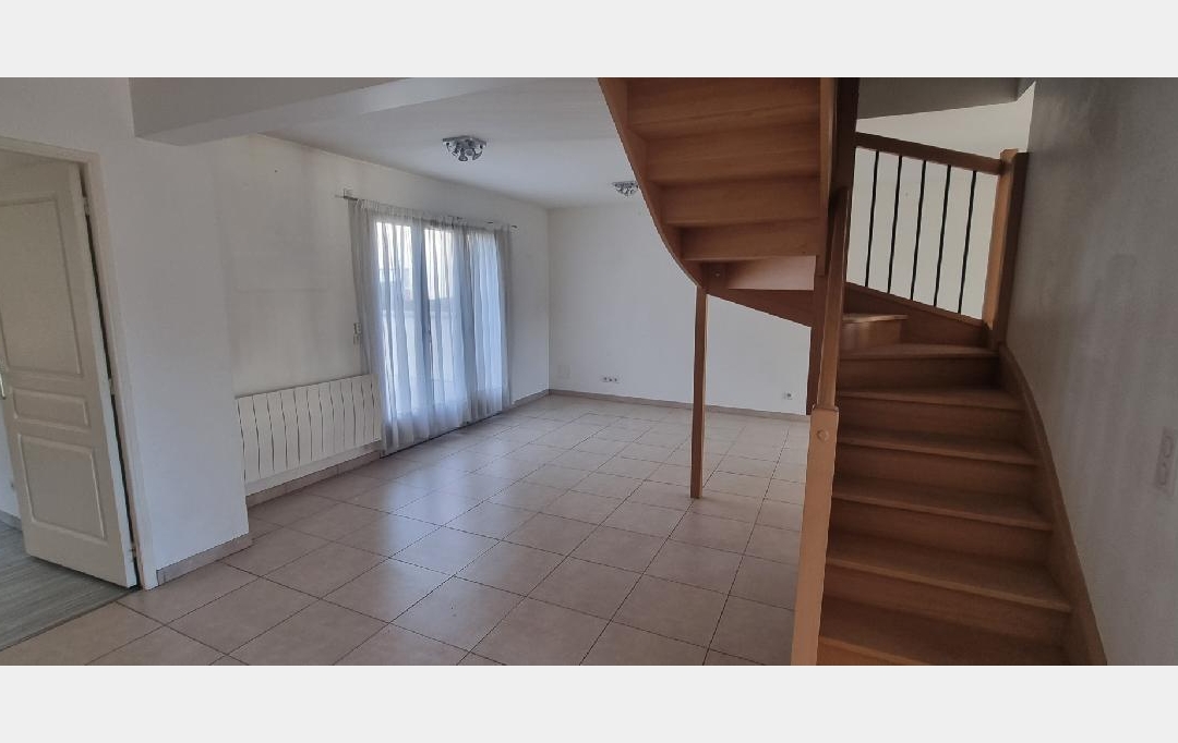 BIEN CHEZ VOUS : Maison / Villa | PONT-SUR-YONNE (89140) | 115 m2 | 900 € 