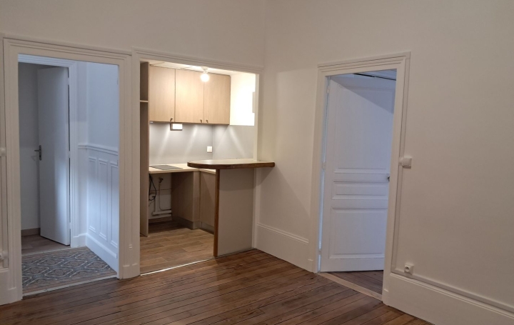 Appartement P2   SENS  36 m2 640 € 