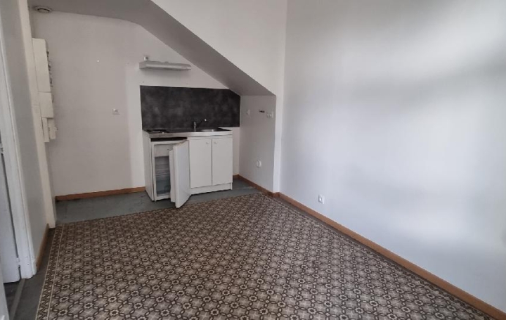 Appartement P1   PONT-SUR-YONNE  27 m2 375 € 