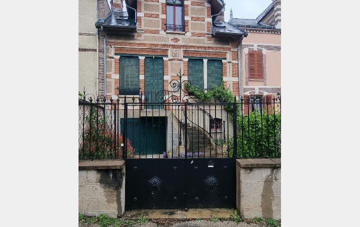 Maison   PONT-SUR-YONNE  97 m2 122 000 € 